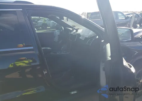 2020 Jeep Grand Cherokee Laredo E 4X2 from USA, damaged, VIN 1C4RJEAG9LC268383